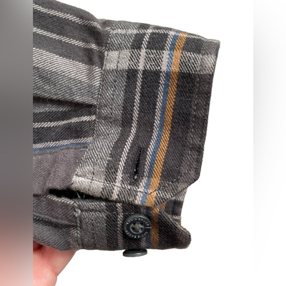 Eddie Bauer Shirt Men’s Classic Fit Long Sleeve Button Up Flannel Size L - Picture 7 of 13